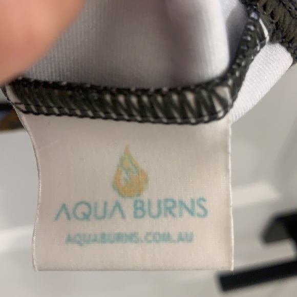 Spandex Crop Top - Picture 3 of 4